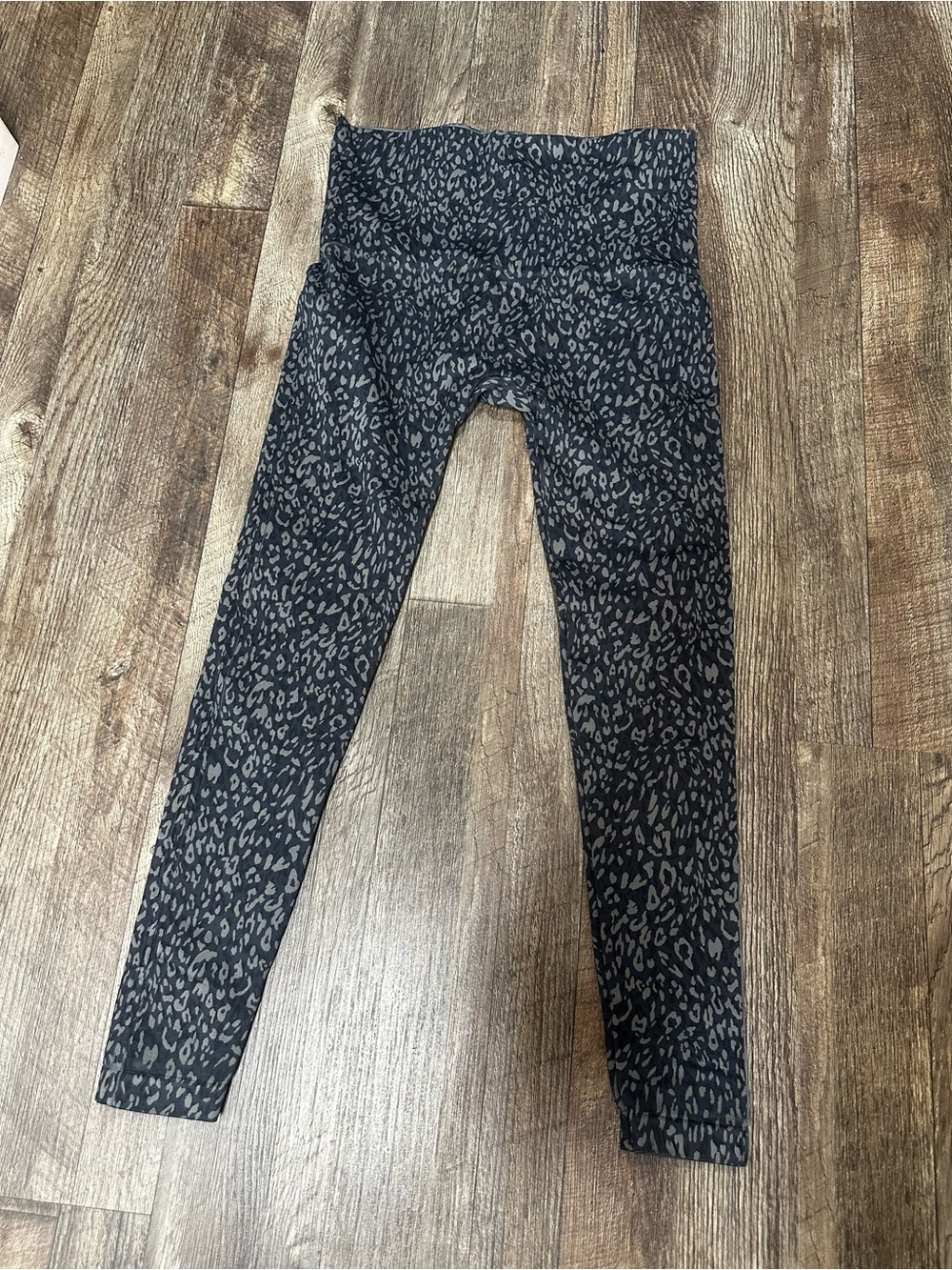 SPANX Black and Gray Animal-Print High-Rise Leggings